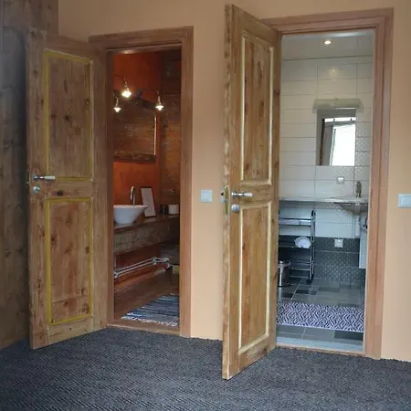 Arens Rent Kohtu 2a * كوريسارِ